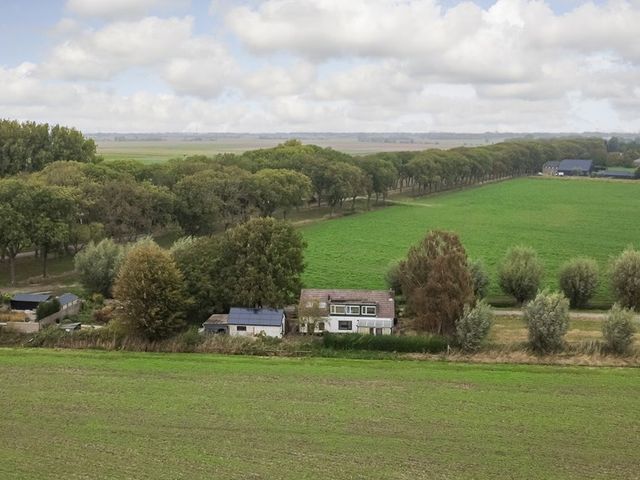 Noord Kavelsedijk 4, Strijen