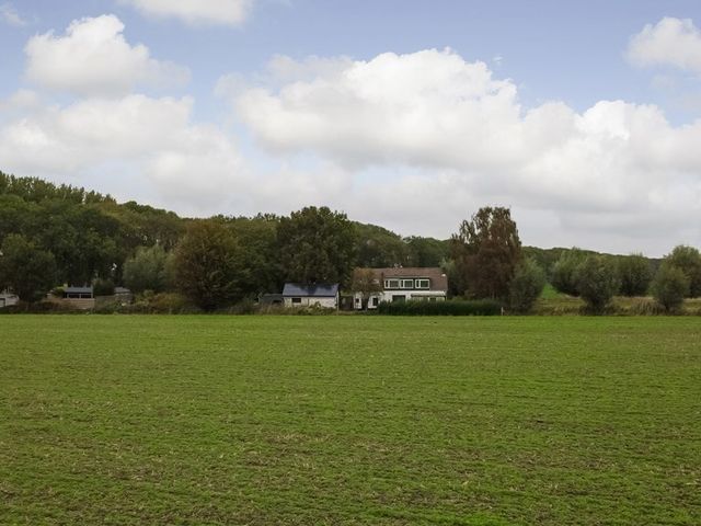 Noord Kavelsedijk 4, Strijen
