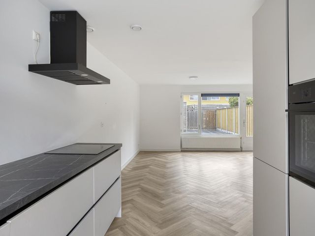 Bitterzoetlaan 37, Enschede