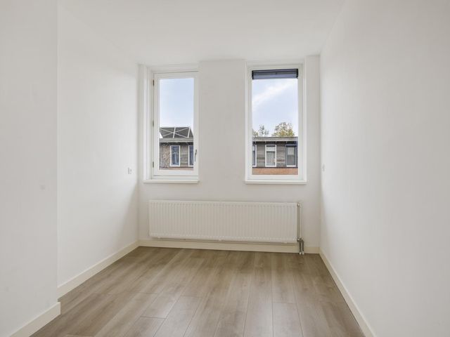 Bitterzoetlaan 37, Enschede