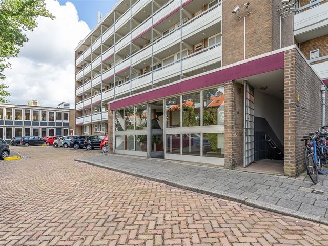 Mr. F.A. van Hallweg 80, Amstelveen