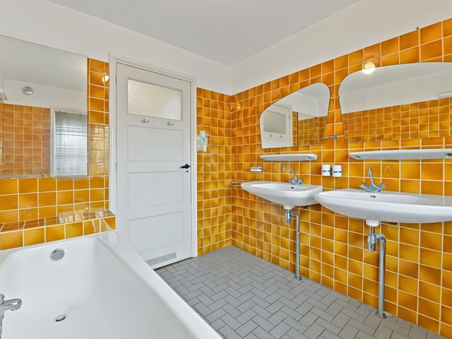 Looksingel 39, Den Hoorn