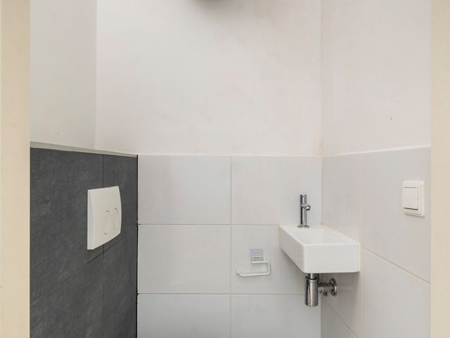 Dorpsweg 59A01, Rotterdam