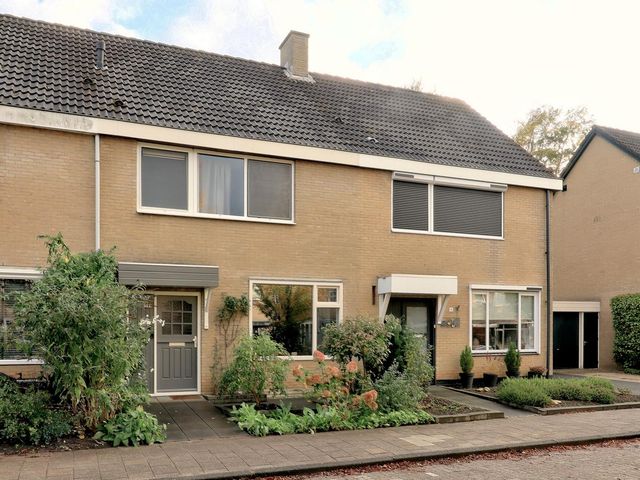 Noordzoom 16, Marknesse