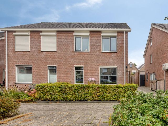 Zeegravensingel 61, IJsselmuiden