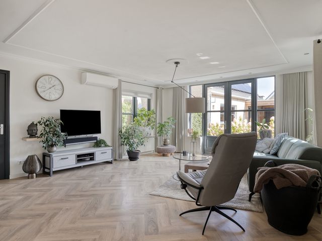 Molenlaan 9, Dinteloord