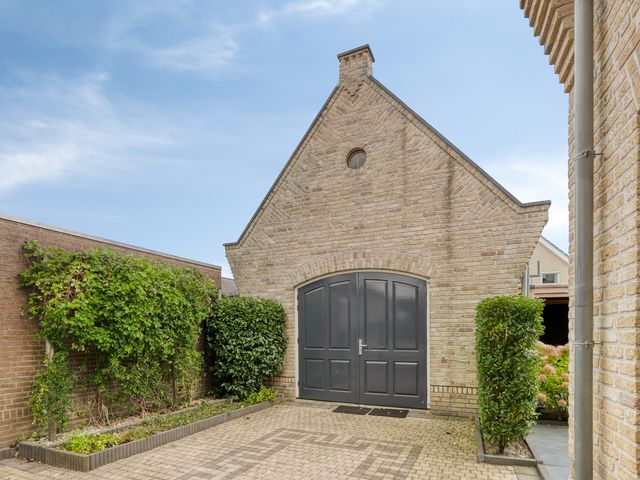 Molenlaan 9, Dinteloord