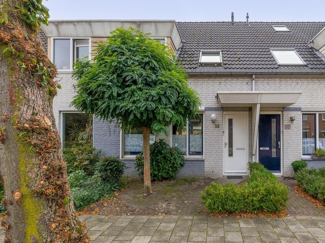 Kapelaan Nausstraat 35, Venlo