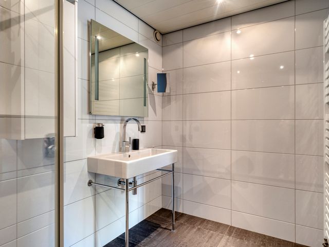 Josine Reulinglaan 19, Vlissingen