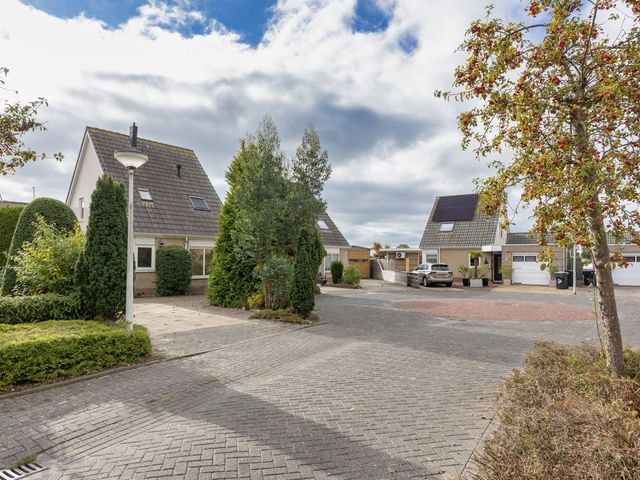 Kievit 11, Lemmer