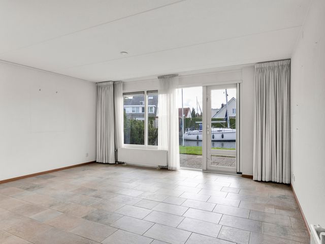 Kievit 11, Lemmer
