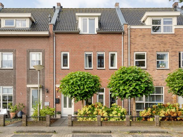 Van Kouwenborchstraat 45, Hardenberg