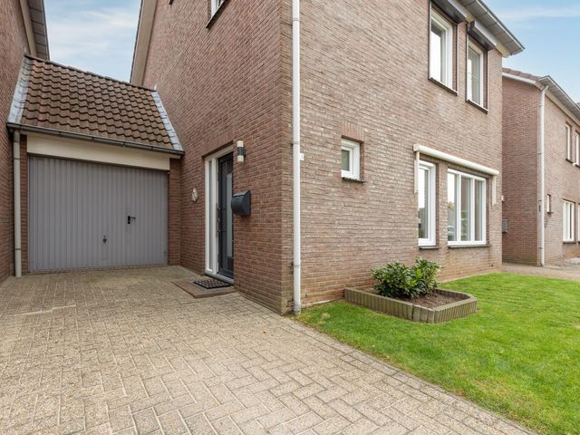 Schoutlaan 34, Susteren