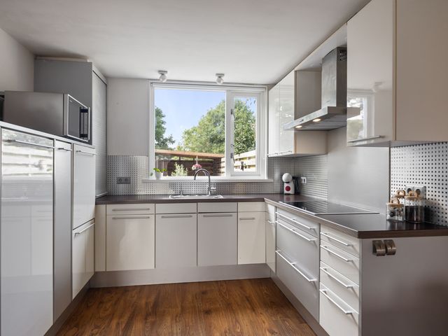 Doorzwin 5007, Julianadorp