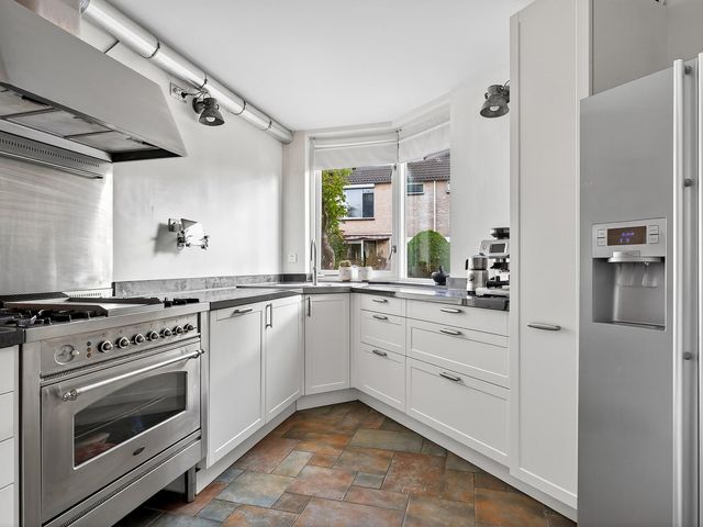 Mozartstraat 94, Barendrecht