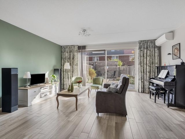 Louisapolder 44, Barendrecht