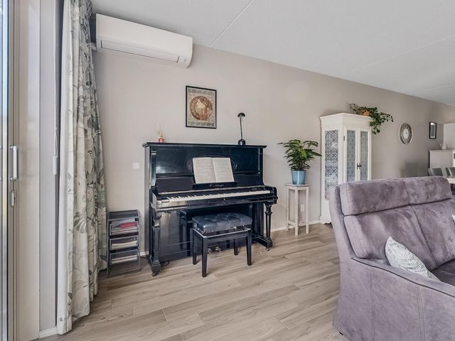 Louisapolder 44, Barendrecht