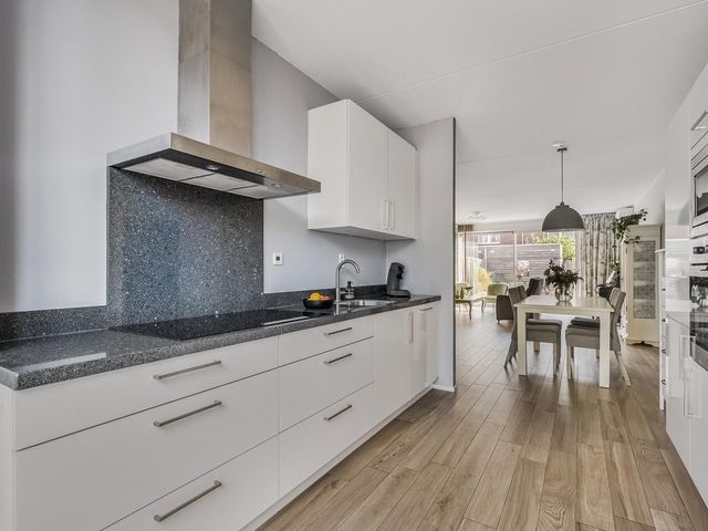 Louisapolder 44, Barendrecht