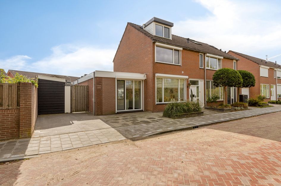 Koningin Julianalaan 30