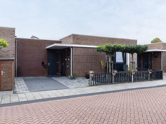 Aalscholver 27, Papendrecht