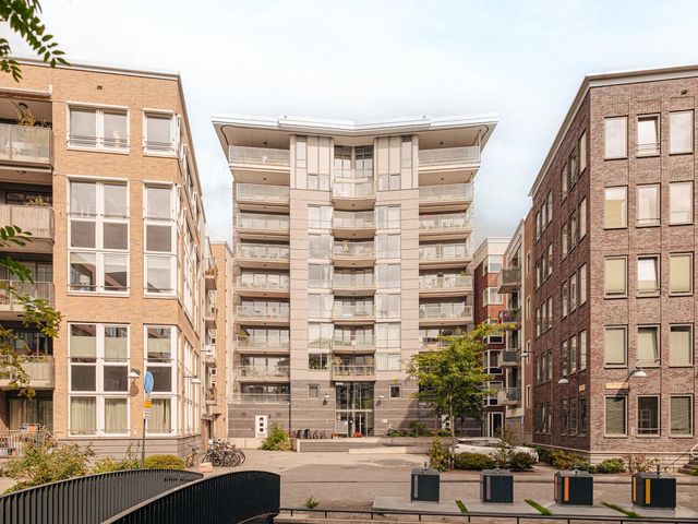 Theo van Doesburghof 96, Diemen