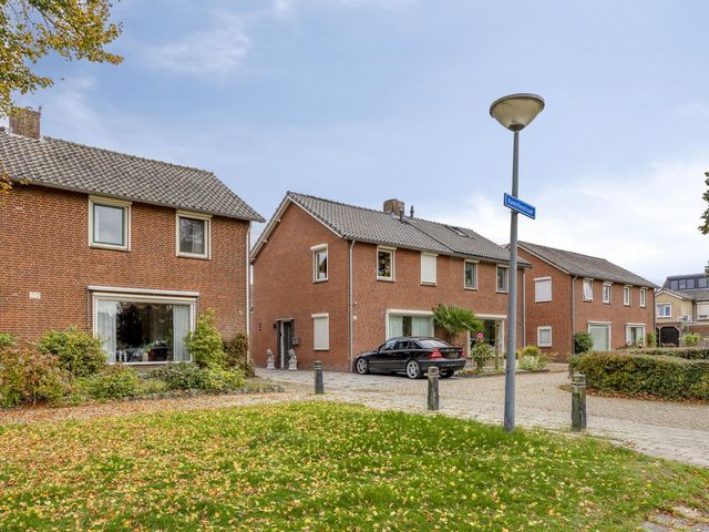 Kamillestraat 19, Waalwijk
