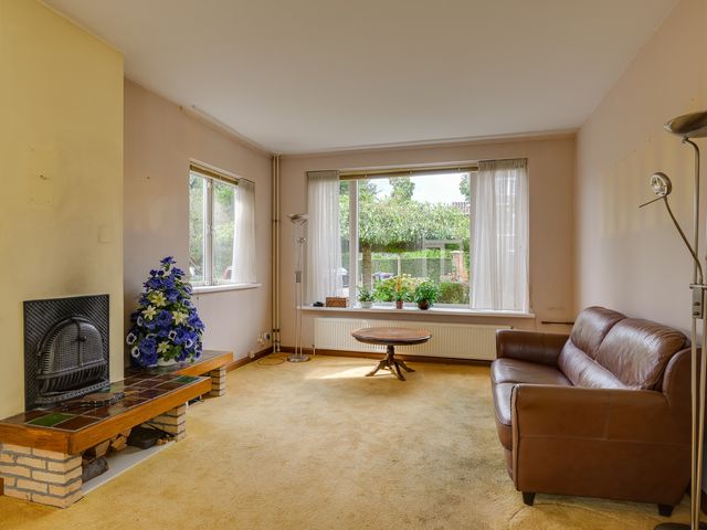 Koningin Emmalaan 27, Leidschendam