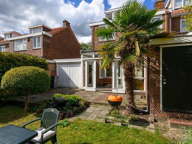 Koningin Emmalaan 27, Leidschendam