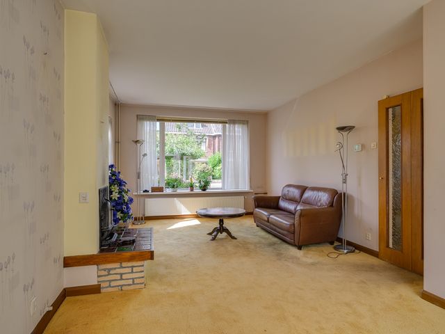 Koningin Emmalaan 27, Leidschendam