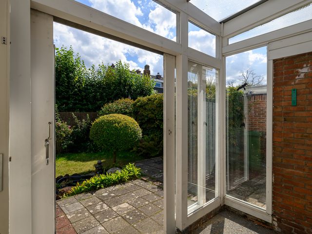 Koningin Emmalaan 27, Leidschendam