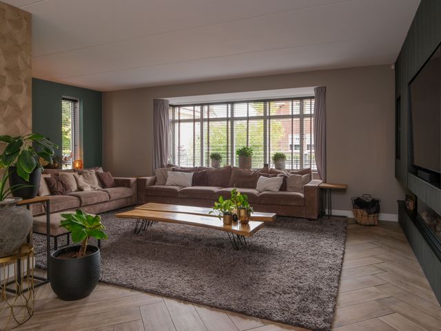 Nijreesweg 82, Almelo