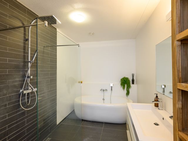 Beneluxlaan 611, Almere