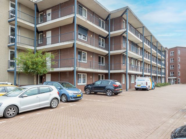Goudmijnhof 138, Oss