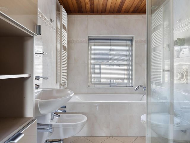 Van Schendelstraat 15, Dordrecht