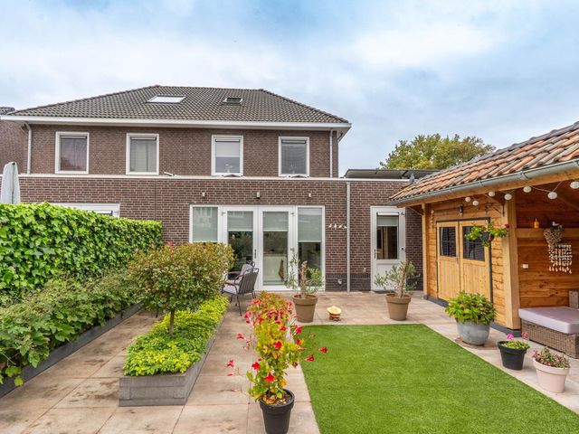 Boomvalk 28, Venray