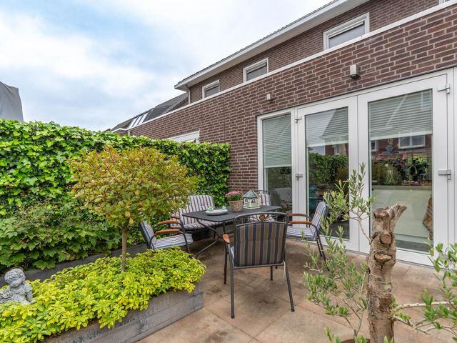 Boomvalk 28, Venray