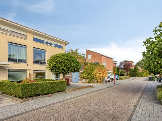 Bizetstraat 2, Oud-Beijerland