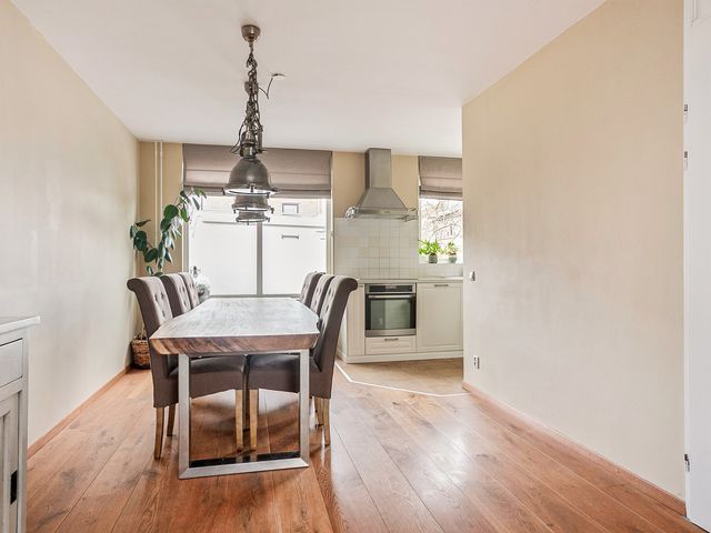 Beursjeskruidstraat 21, Almere