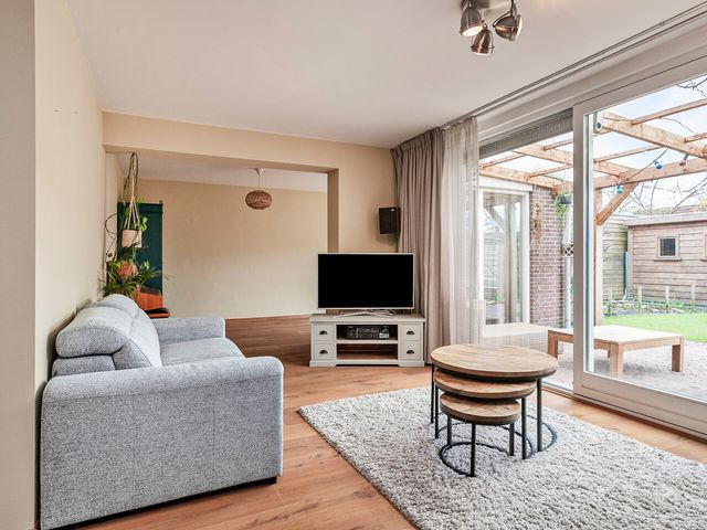 Beursjeskruidstraat 21, Almere