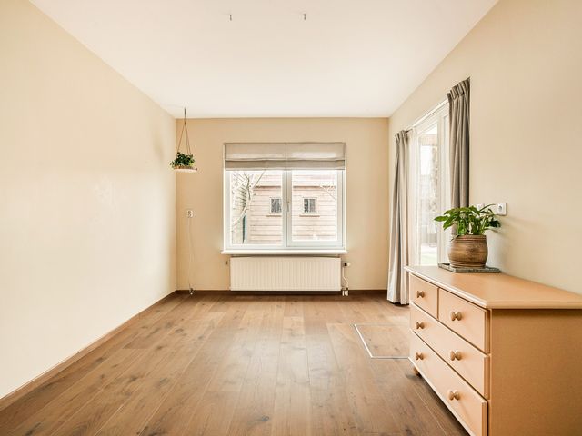 Beursjeskruidstraat 21, Almere