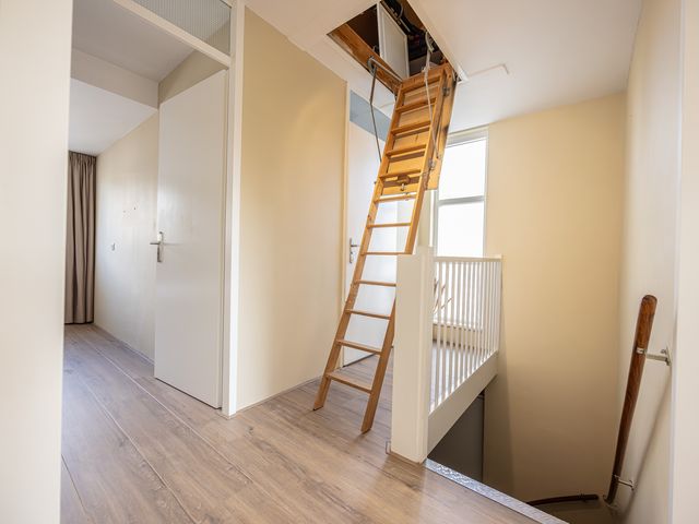 Beursjeskruidstraat 21, Almere