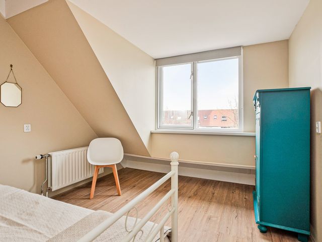 Beursjeskruidstraat 21, Almere