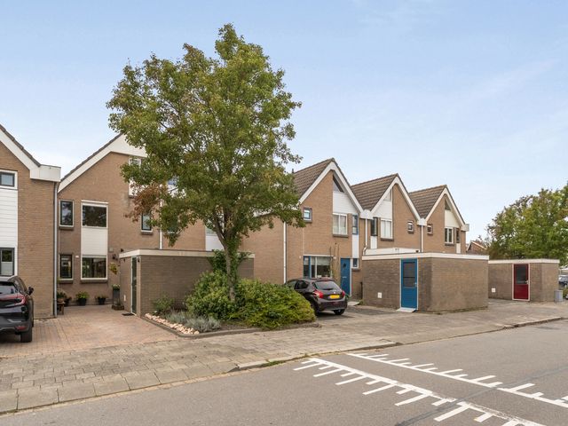 Middelzand 5412, Julianadorp