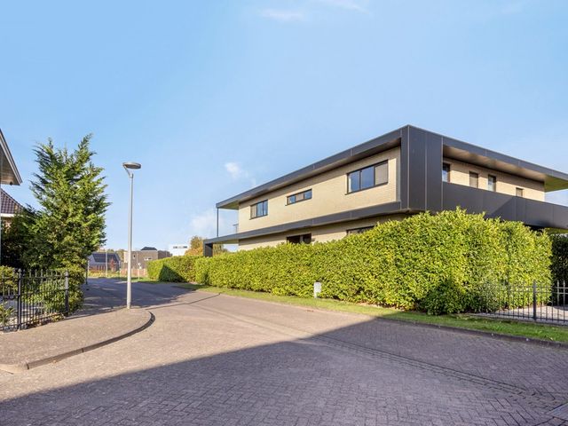 Gigantenstraat 8, Almere