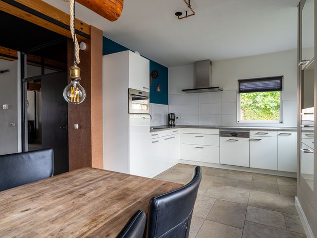 President Kennedyplein 12, Kaatsheuvel