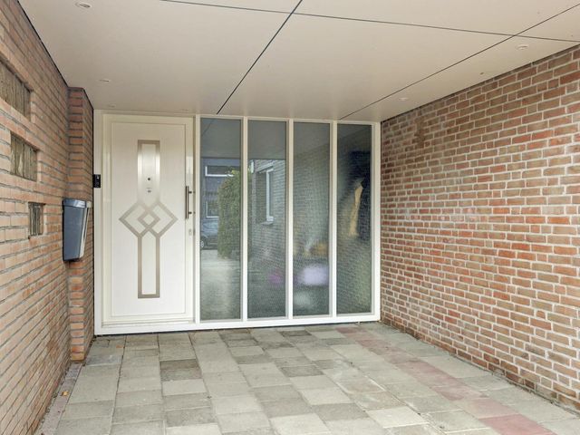 Dokter Schutterstraat 33, Oosterland
