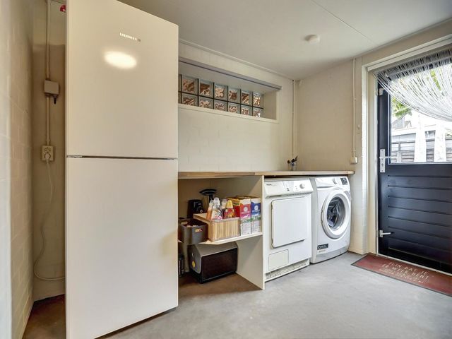 Dokter Schutterstraat 33, Oosterland