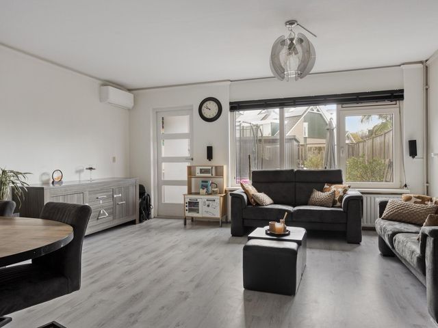 Jhr Mr A F de Savornin Lohmanstraat 88, Zuidland