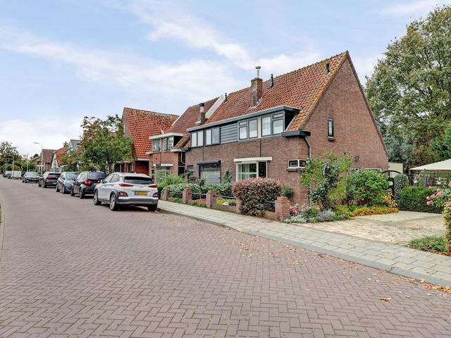 Nieuwestraat 61, Strijen