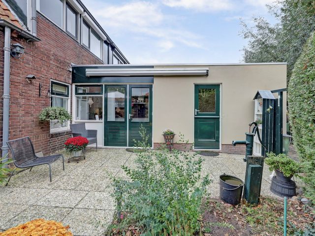 Nieuwestraat 61, Strijen